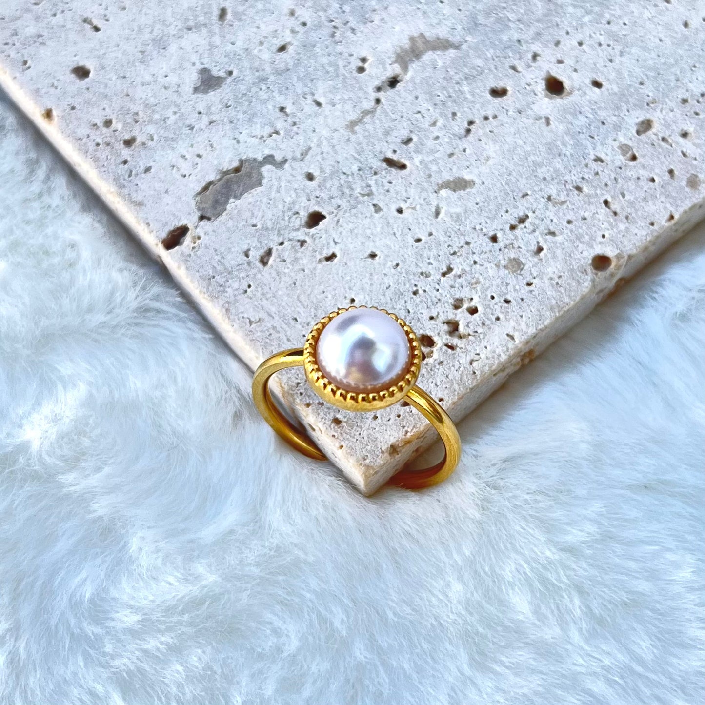Halo Pearl, 18K Gold Plated Steel Ring