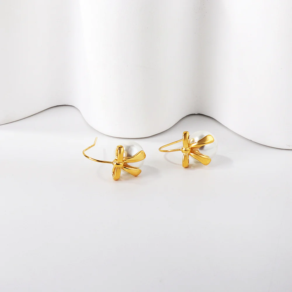 Grace Pearl, 18k Gold Plated Earrings